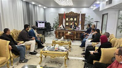 محافظ قنا يناقش أعمال التقدم في إعداد دليل "الهوية البصرية" لإبراز الطابع الحضاري للمحافظة - الخليج الان