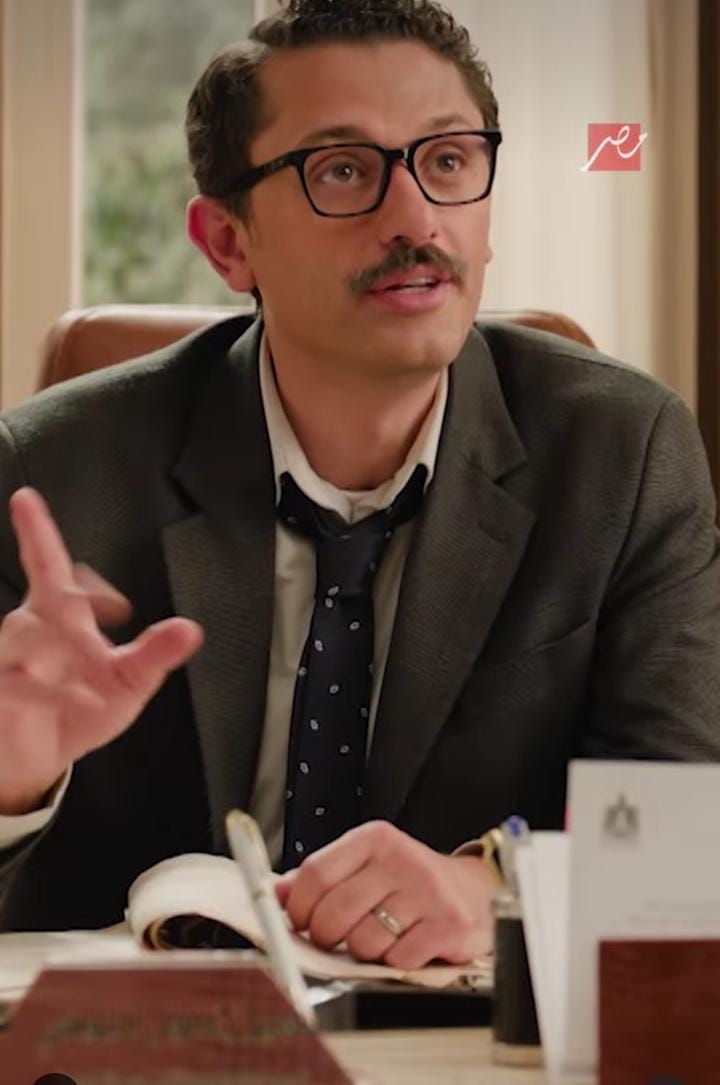 "محامي مبيمشيش في الخير".. الكوميديا تسيطر على برومو مسلسل المتر سمير لـ كريم محمود عبد العزيز - الخليج الان