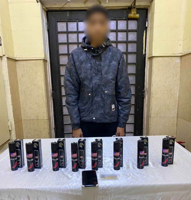 ضبط طالب يبيع صواعق كهربائية عبر مواقع التواصل بالقاهرة - الخليج الان