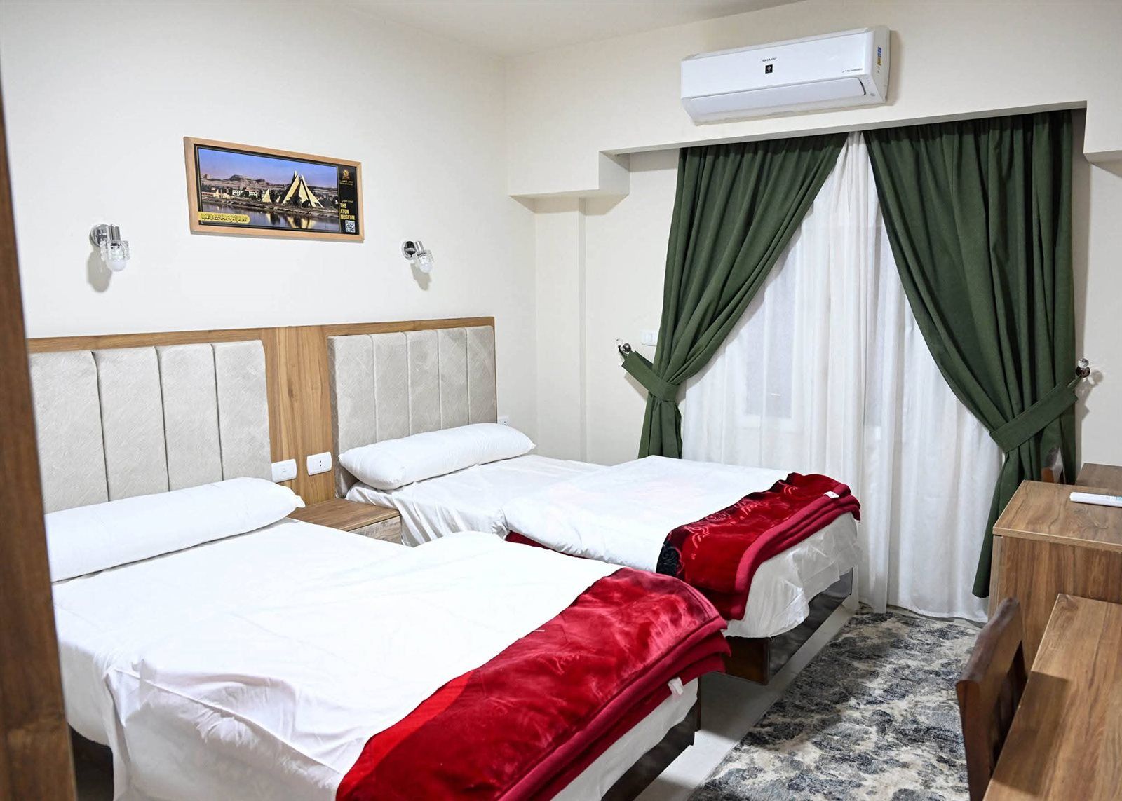 خلال زيارته اليوم للمحافظة.. رئيس الوزراء يفتتح أول فنادق جامعة المنيا - الخليج الان