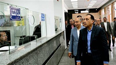 رئيس الوزراء يفتتح المركز التكنولوجي لخدمة المواطنين بمدينة المنيا - الخليج الان