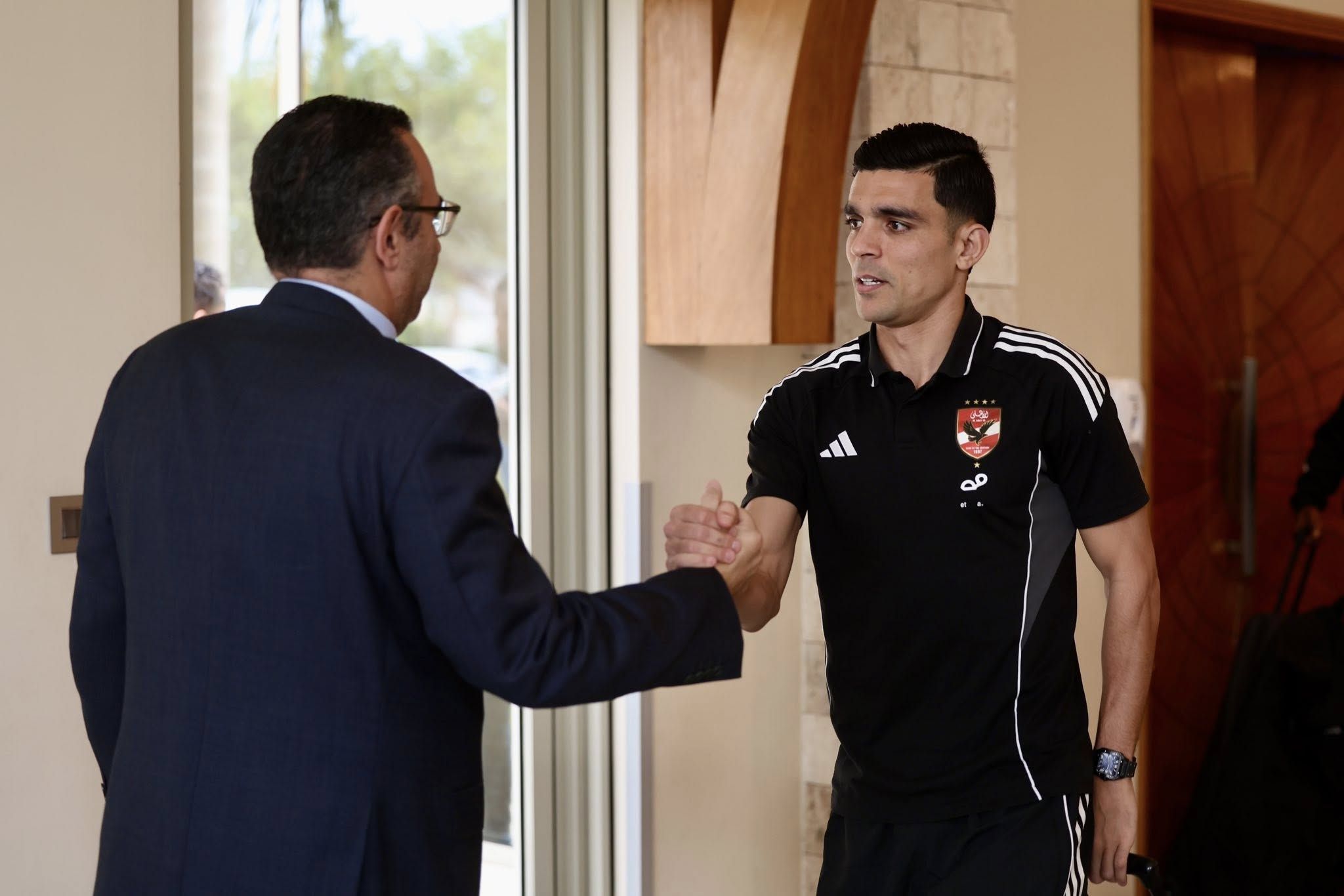 الأهلي يتوجه إلي ملعب المباراة استعداداً لمواجهة يانج أفريكانز فى دوري أبطال أفريقيا - الخليج الان