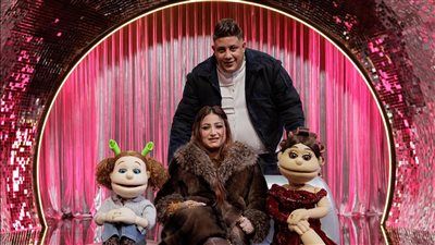 حمو بيكا مع أبلة فاهيتا: مراتي بتتصالح بالدهب وبناتي شبهي ونفسي أمثل - الخليج الان