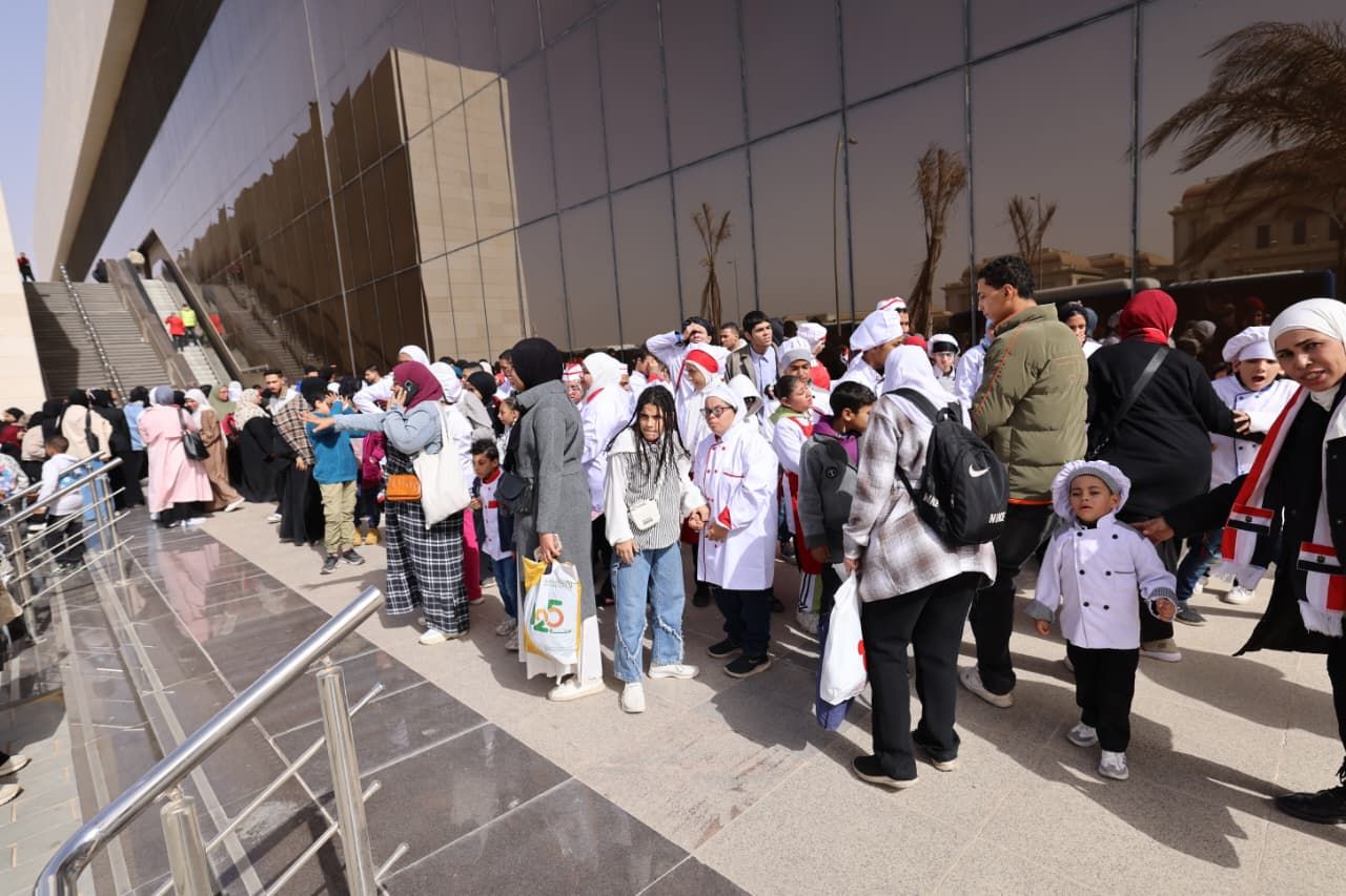 وزارة النقل تسير رحلات بتخفيضات لنقل 3000 شاب وفتاة إلى العاصمة الإدارية  الجديدة - الخليج الان