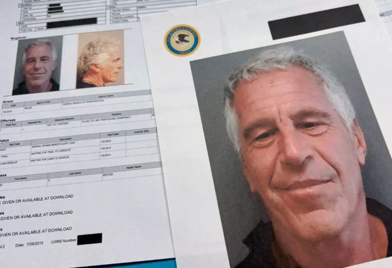 «زلزال سياسي في سلوفاكيا».. وثائق إبستين تطيح بمسوؤل رفيع المستوي من منصبه - الخليج الان