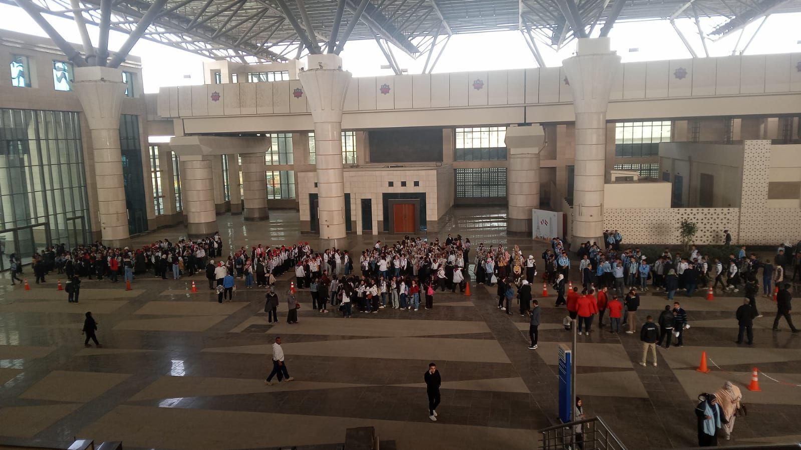 وزارة النقل تسير رحلات بتخفيضات لنقل 3000 شاب وفتاة إلى العاصمة الإدارية  الجديدة - الخليج الان