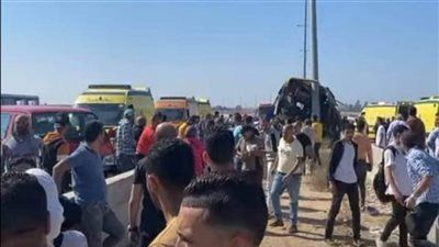 حادث مأساوي.. وفاة شخص وإصابة 2 في تصادم على الطريق الصحراوي بقنا - الخليج الان