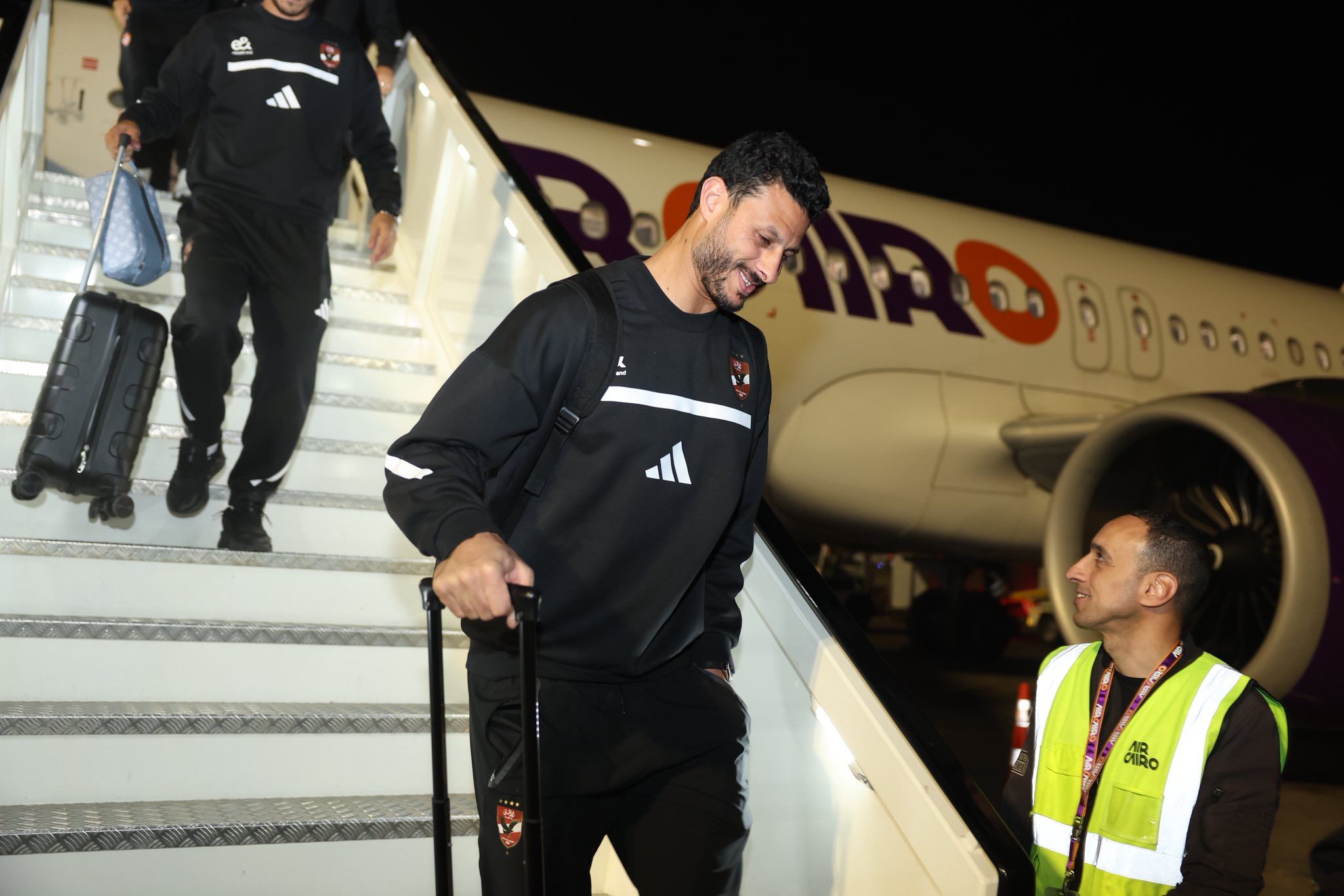 بالصور.. بعثة الأهلي تصل مطار القاهرة بعد التعادل مع يانج أفريكانز ويبدأ التحدي المحلي - الخليج الان