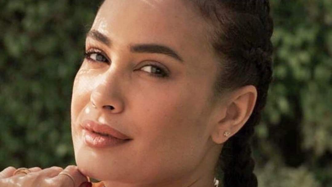 انفصال أبويا وأمي حسسني بعدم أمان ومطلعتش دلوعة.. أبرز تصريحات هند صبري في عندك وقت مع عبلة - الخليج الان