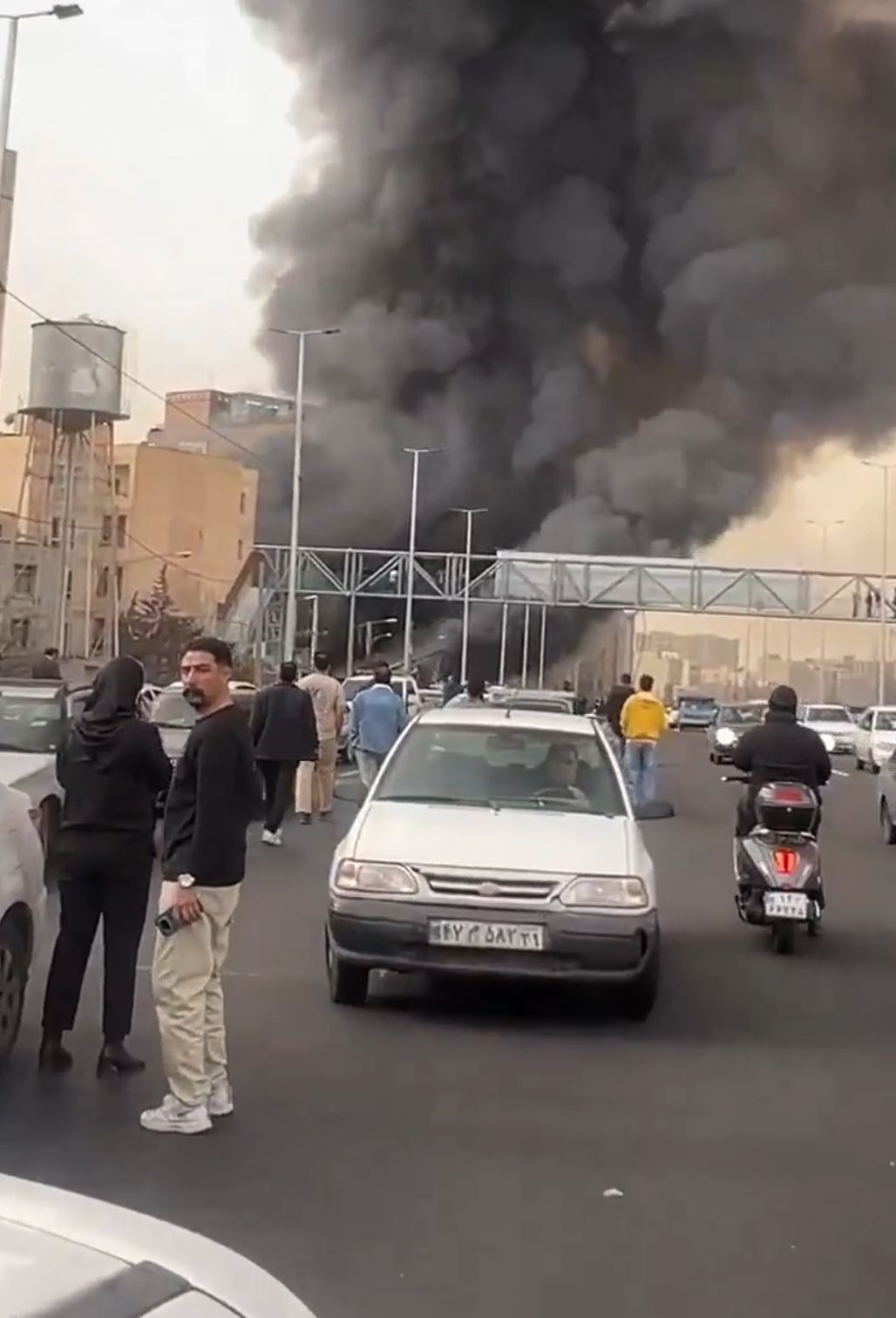 عاجل|اندلاع حريق ضخم في مركز تجاري بالعاصمة طهران.. حادث أم عمل تخريبي؟ - الخليج الان
