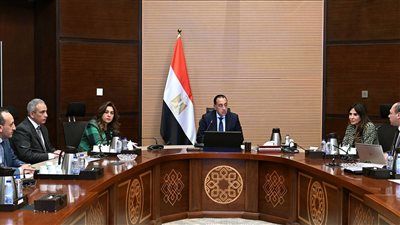 رئيس الوزراء يتابع الموقف التنفيذي لمشروعات هيئة تنمية الصعيد - الخليج الان
