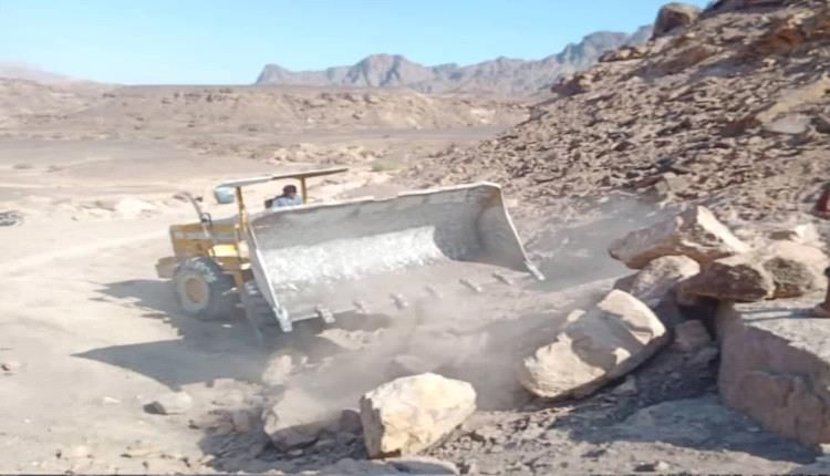 جماعات مسلحة مشبوهة تنشط في سلسلة الجبال بين حجر ورضوم بمحافظتي شبوة وحضرموت