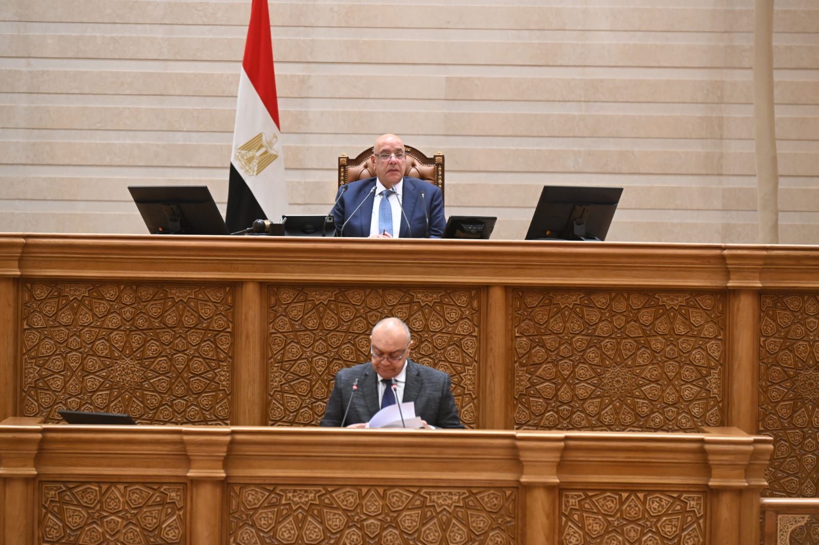 كيف تتعامل الحكومة مع البرلمان الجديد .. وزراء اختاروا رسائلهم بعناية لنواب الشعب - الخليج الان