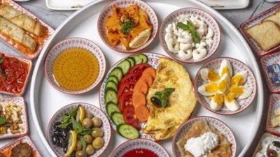 متي تتناول الإفطار؟.. خبراء تغذية يكشفون التوقيت الذهبي لصحة أفضل وعمر أطول - الخليج الان