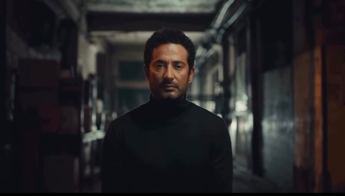 عمرو سعد يخرج من عباءة البطل الشعبي في مسلسل إفراج.. شخصية صادمة تفتح باب الأسئلة - الخليج الان