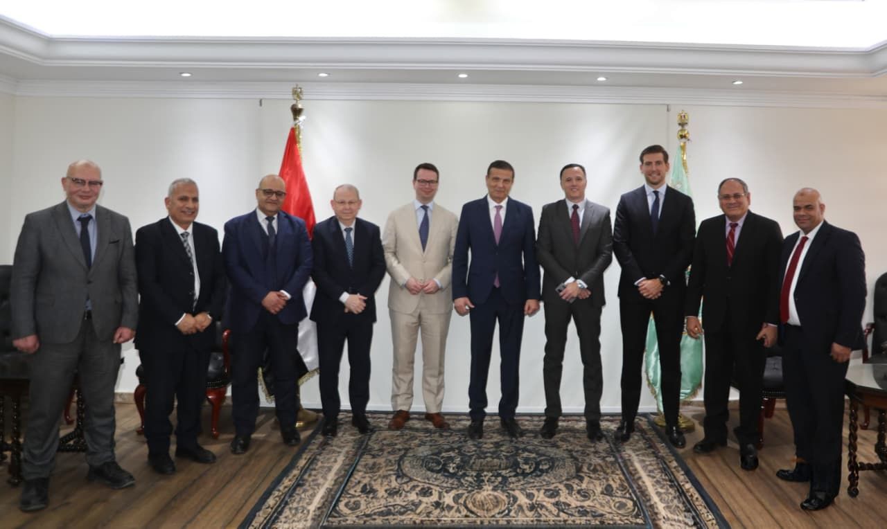 وزير الزراعة يبحث مع «باير» العالمية آفاق التعاون في البحوث التطبيقية وحماية المحاصيل - الخليج الان