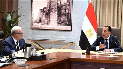 أول اجتماع رسمي.. تفاصيل لقاء رئيس الوزراء ونائبه للشئون الاقتصادية - الخليج الان