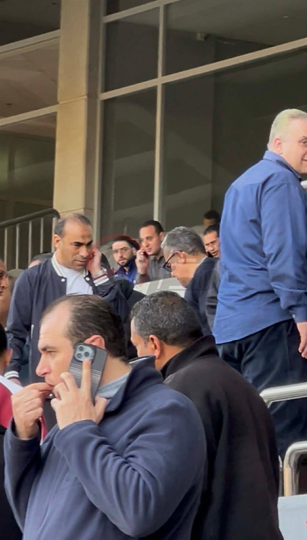 مجلس إدارة النادي الأهلي يساند الفريق أمام الإسماعيلي من المدرجات.. صور - الخليج الان