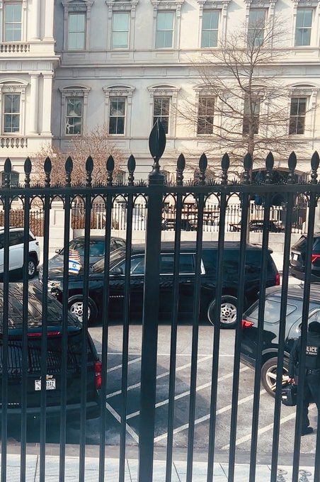 نتنياهو يصل إلى البيت واجتماع مغلق مع ترامب.. ماذا يحمل في جعبته؟ - الخليج الان