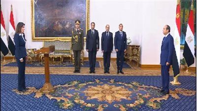 راندة المنشاوي تؤدى اليمين الدستورية وزيرًا للإسكان أمام الرئيس السيسي - الخليج الان