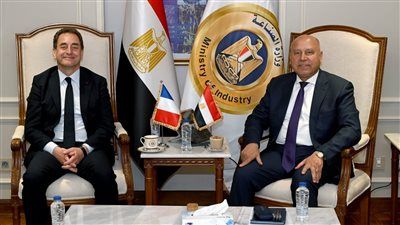 وزير الصناعة والنقل يبحث مع السفير الفرنسي آخر مستجدات المشروعات المشتركة - الخليج الان