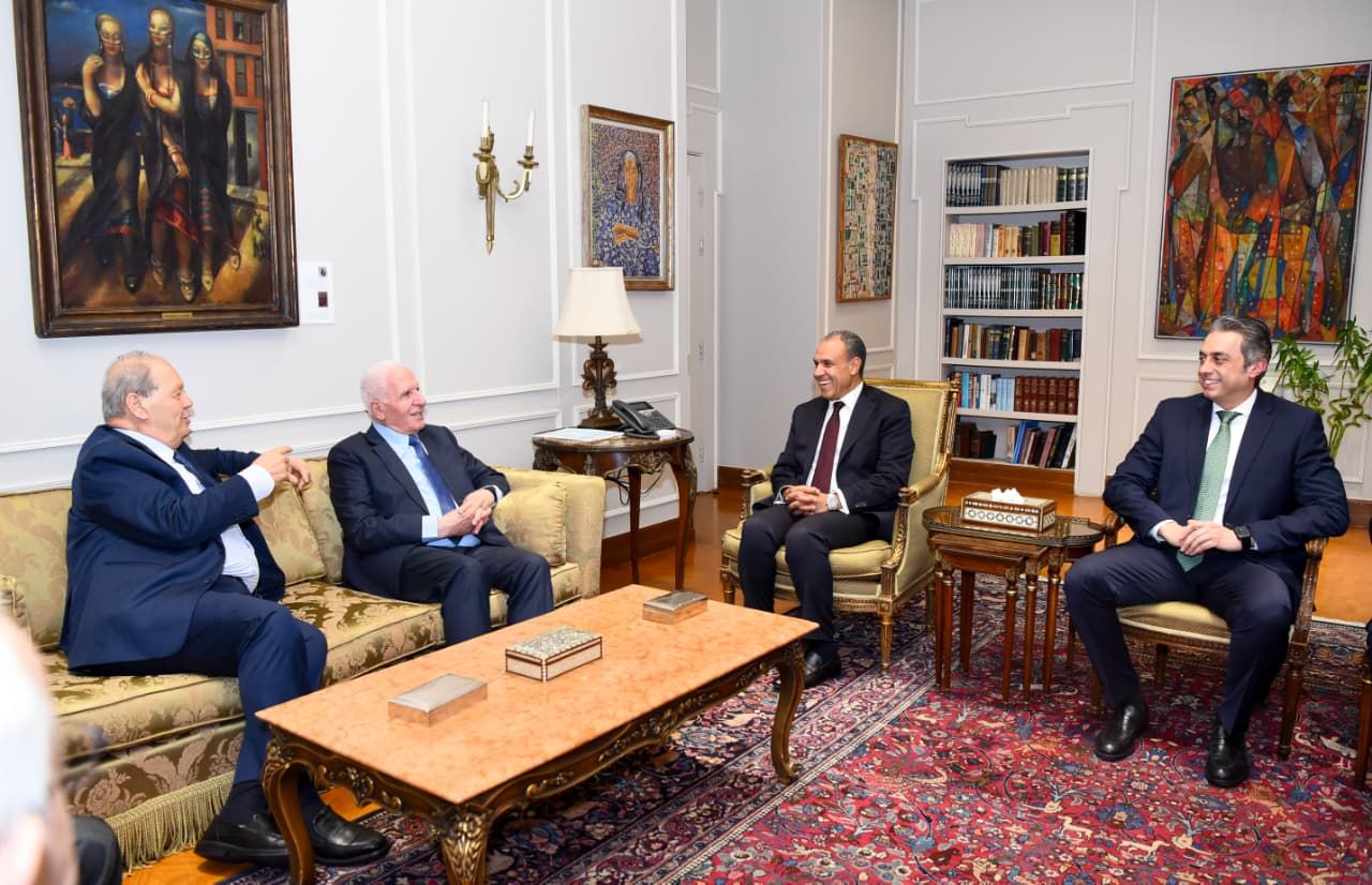 «القاهرة تحذر».. وزير الخارجية: إسرائيل تهدد فرص السلام وحل الدولتين - الخليج الان