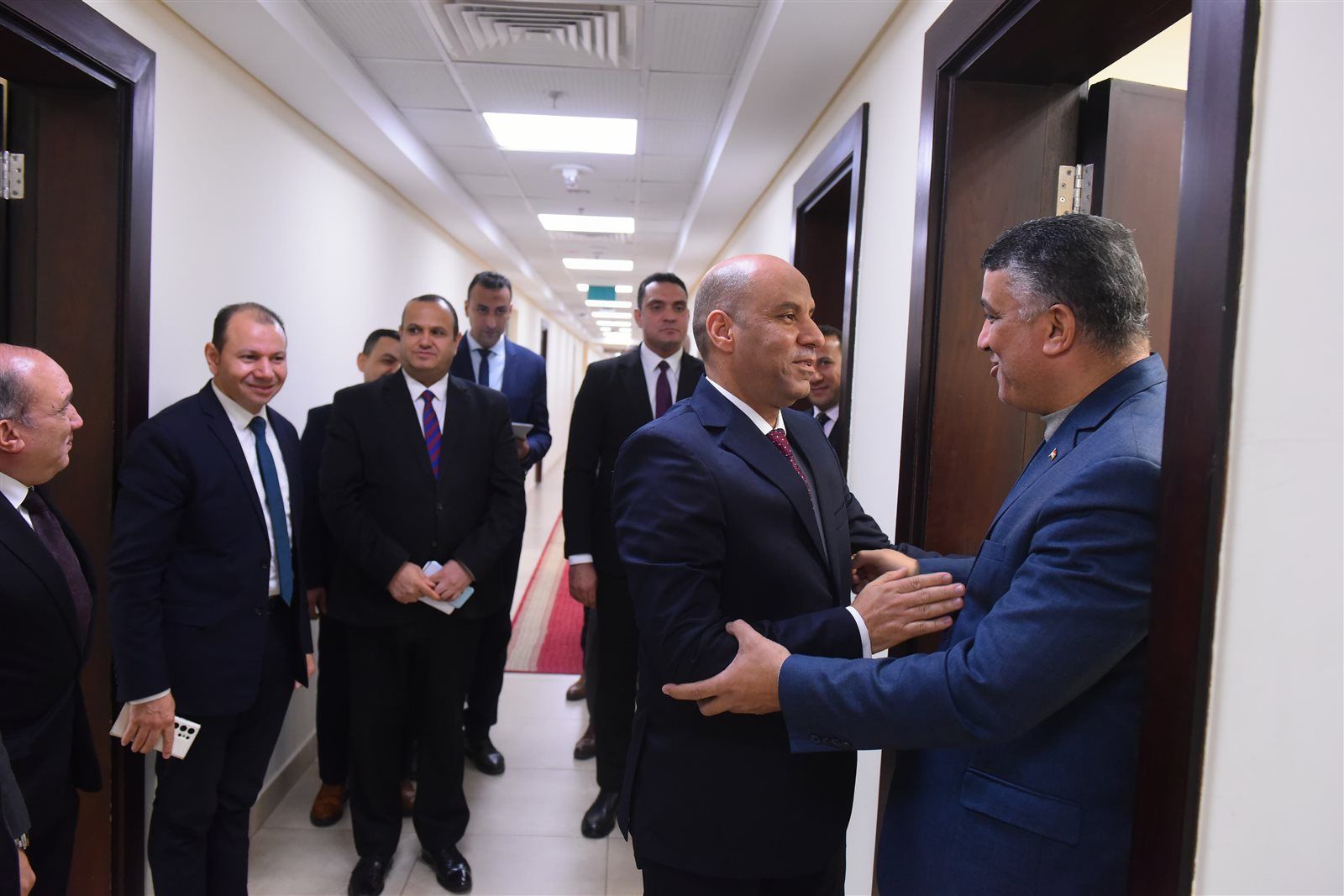 بعد حلف اليمين أمام الرئيس السيسي.. وزير العمل للعاملين: أنا واحد منكم وسنعمل بروح الفريق الواحد - الخليج الان