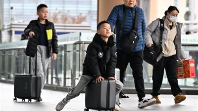 من السكك الحديدية إلى الطيران..كيف تواجه الصين موسم تشونيون السنوي؟ - الخليج الان