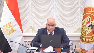 ملفات على طاولة وزير العمل الجديد بعد حلف اليمين - الخليج الان