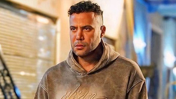 استنوا الحاج متولي.. محمد إمام مروجا لـ مسلسل الكينج: بعيش 3 قصص حب ويمكن أكتر - الخليج الان