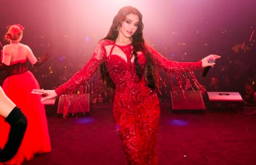 بالأحمر الجرئ.. رقص هيفاء وهبي في عيد الحب يشعل السوشيال ميديا - الخليج الان