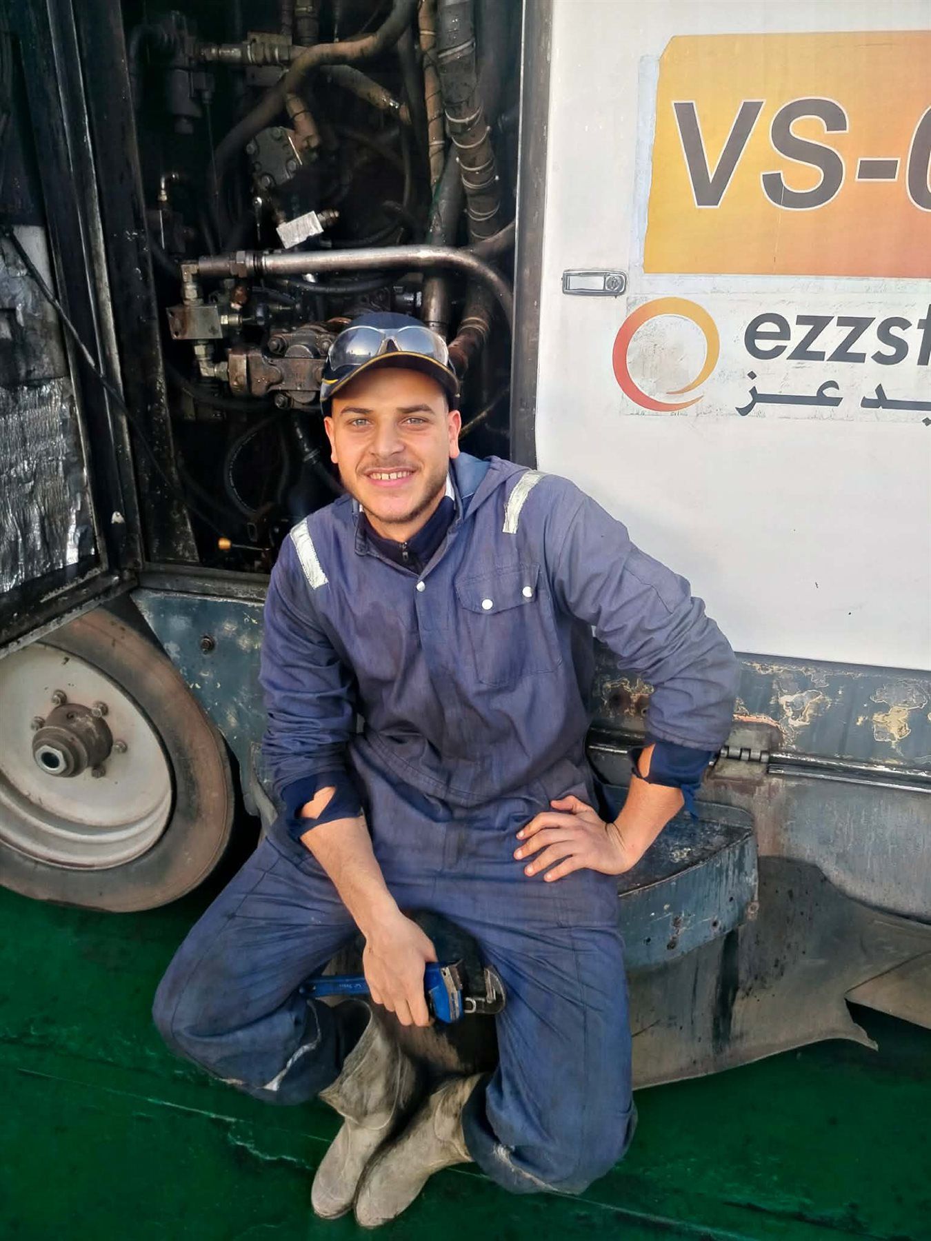 بنزيما مهاجم سكة حديد الإسكندرية.. لاعب كرة قدم أجبرته الظروف للعمل في محطة وقود - الخليج الان