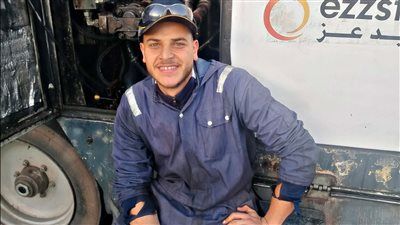 بنزيما مهاجم سكة حديد الإسكندرية.. لاعب كرة قدم أجبرته الظروف للعمل في محطة وقود - الخليج الان