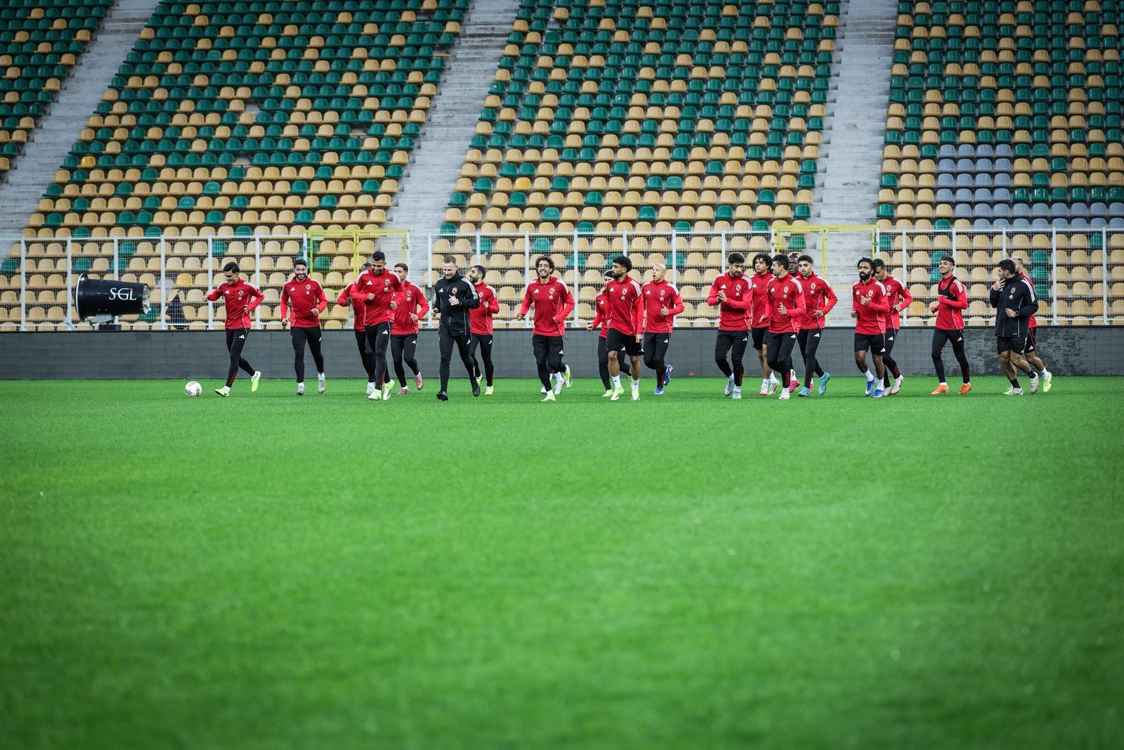 الأهلي يرتدي زيه التقليدي أمام الجيش الملكي غدًا فى دوري أبطال أفريقيا - الخليج الان