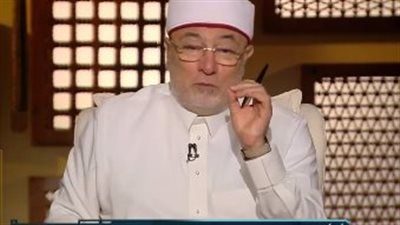 هل تُغفر الذنوب وتزداد الحسنات بكثرة تلاوة القرآن في رمضان؟ خالد الجندي يوضح - الخليج الان