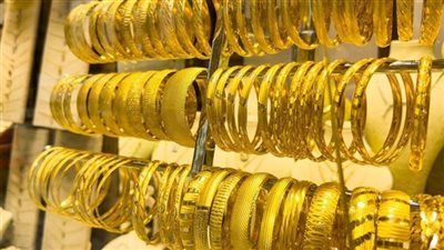 أسعار الذهب اليوم في مصر تقف على الحافة.. عيار 21 يربك السوق والجنيه الذهب يشتعل - الخليج الان