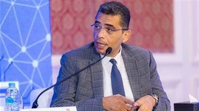 وليد عبدالعظيم يؤدي اليمين الدستورية محافظًا للبحر الأحمر.. من هو؟ - الخليج الان