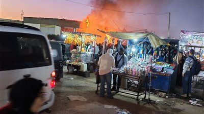 حريق مفاجئ يلتهم محلًا بالسوق القديم في أكتوبر.. والحماية المدنية تسيطر على الكارثة - الخليج الان