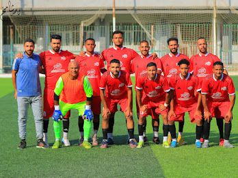 عمره 55 عاما ويرفض الاعتزال.. كابتن "ريشا" حارس مرمي ومدرب ويعمل على عربية فول - الخليج الان