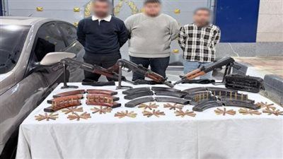 مسلحون بالبنادق الآلية يخططون لسرقة شحنة تمور بطريق أسيوط الغربي.. ومباحث طامية تُسقط التشكيل في ساعات - الخليج الان