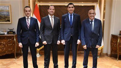 وزير الرياضة يبحث التعاون مع المتحدة للرياضة واستادات - الخليج الان