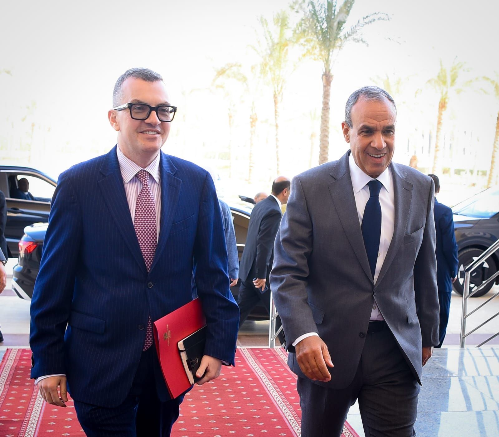 وزير الخارجية: حريصون على توظيف الدبلوماسية لدعم الخطط التنموية للدولة - الخليج الان