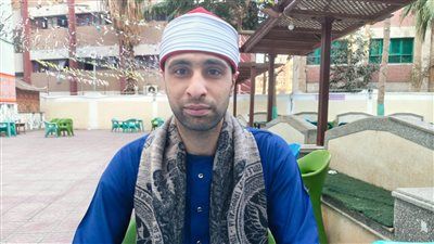 ختم القرآن منذ الصغر .. «محمد الصعيدي» رحلة حفظ القرآن من كُتّاب القرية إلى حلم الإذاعة - الخليج الان