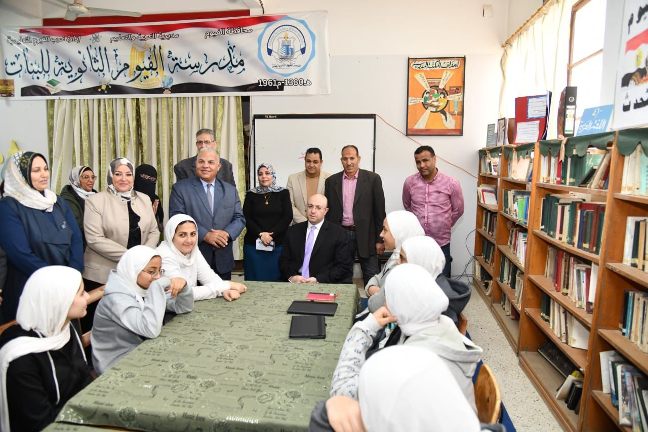 في أولى جولاته الميدانية.. محافظ الفيوم يضع الصحة والتعليم على رأس الأولويات - الخليج الان