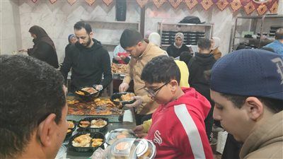 عطاء لا يتوقف .. مطبخ خيري يُوزع 3000 وجبة إفطار يومياً على الصائمين بالشرقية - الخليج الان