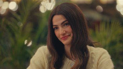 مسلسل إفراج الحلقة 5.. كارميلا تشارك عباس الريس في البحث عن الحقيقة - الخليج الان