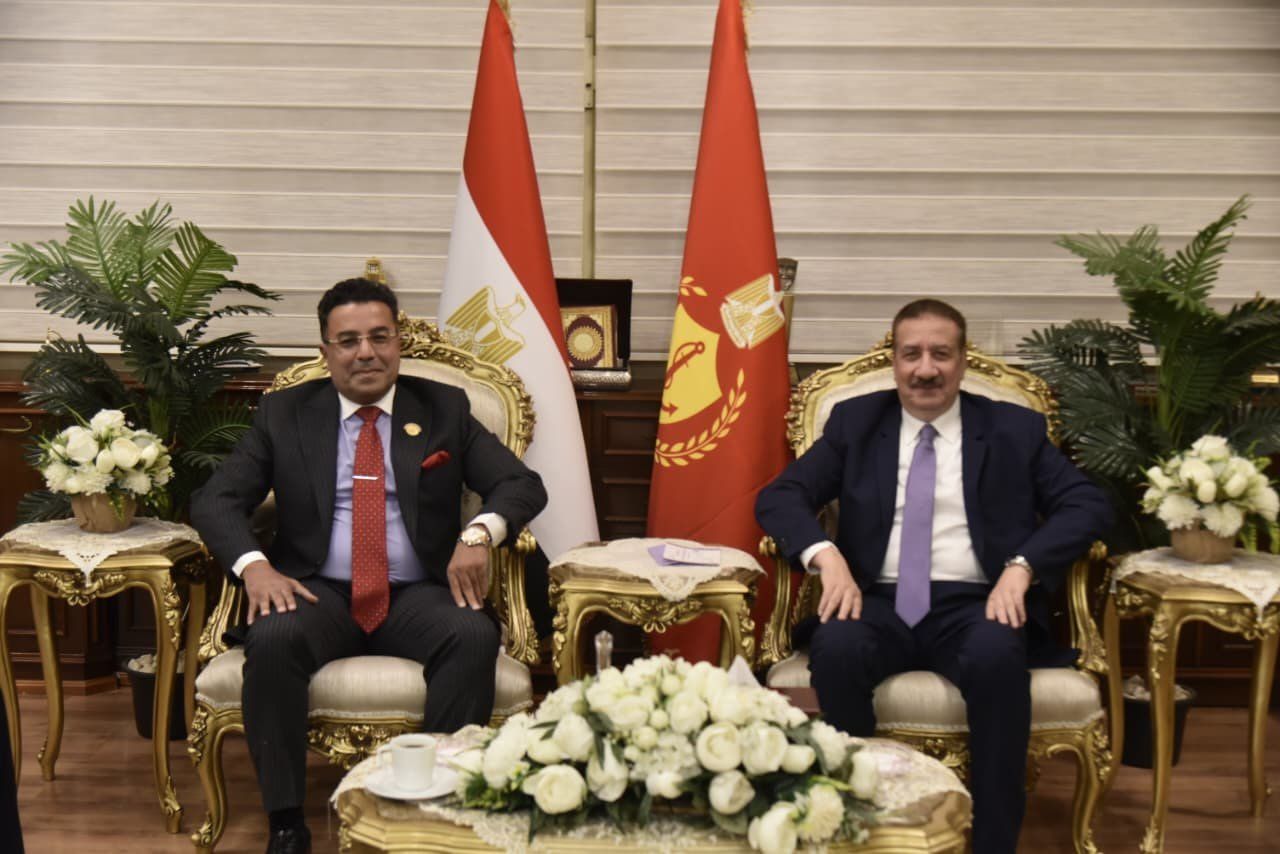 محافظ بورسعيد يستقبل رئيس حزب الوعي والوفد المرافق ويستعرض دعم التنمية والتعاون السياسي - الخليج الان