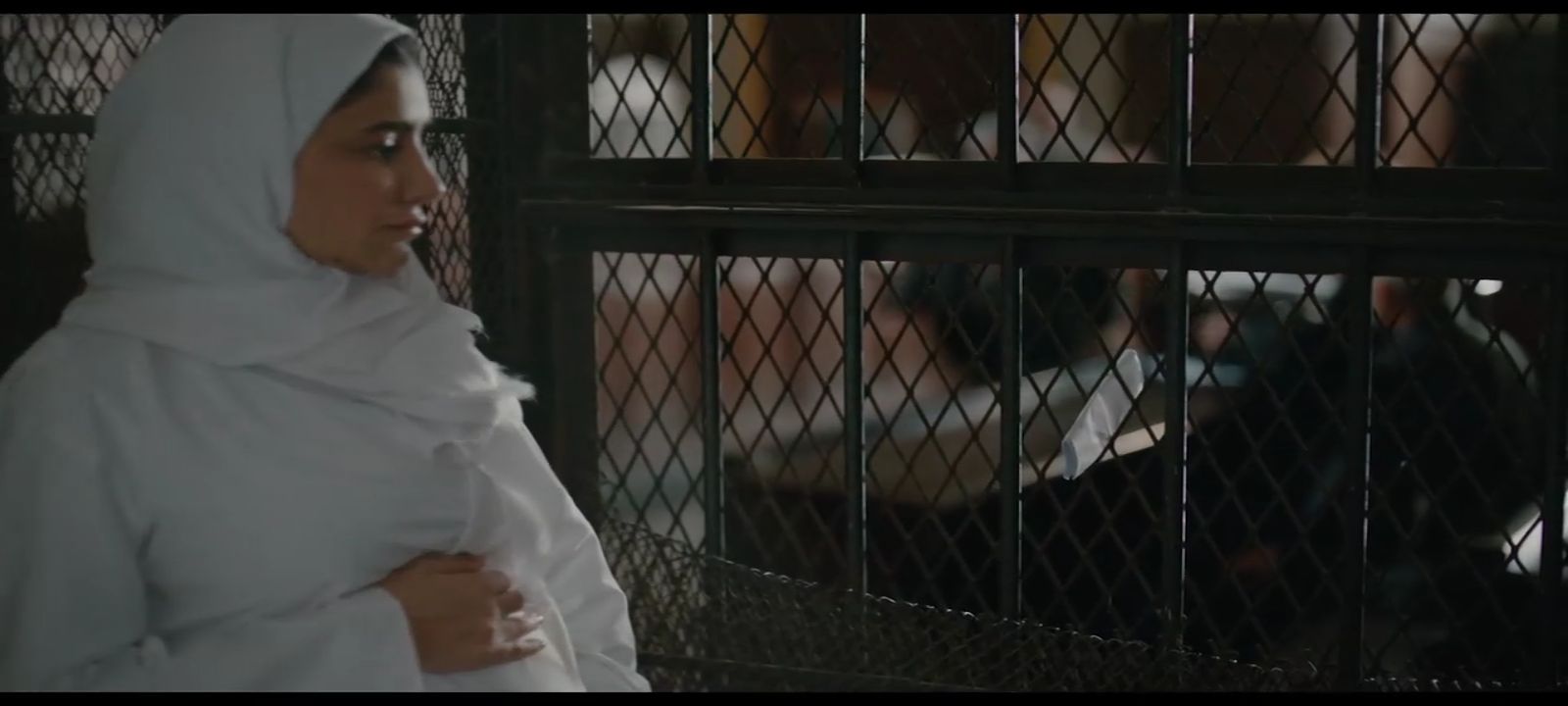 مسلسل الست موناليزا الحلقة 8.. حبس موناليزا سنة ووفاة والدها - الخليج الان