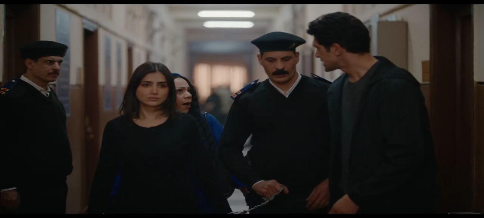 مسلسل الست موناليزا الحلقة 8.. حبس موناليزا سنة ووفاة والدها - الخليج الان