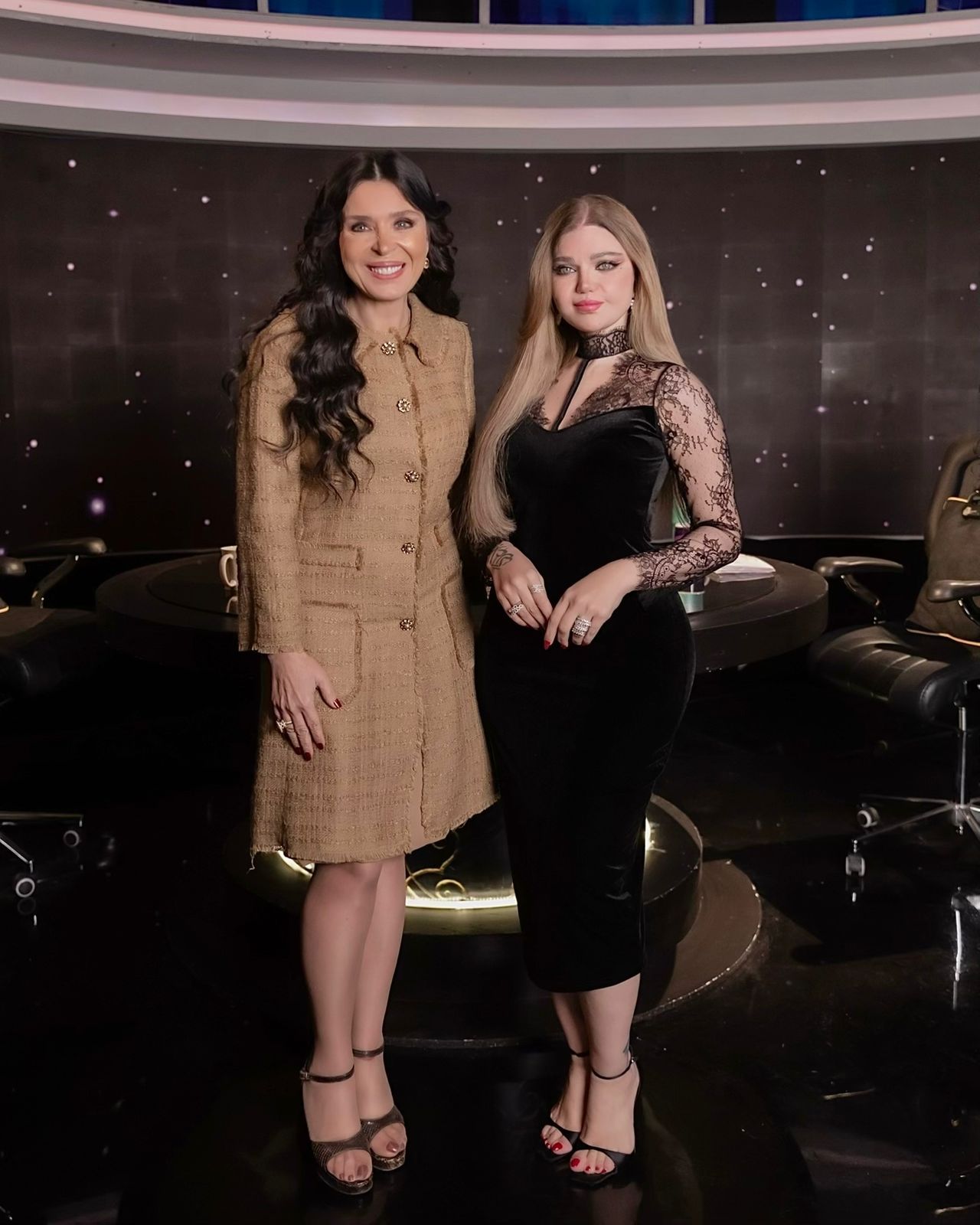 الرقص مش عيب وبقيت خبيرة في الرجالة.. أبرز تصريحات دينا في برنامج ورا الشمس - الخليج الان